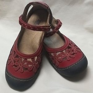 JBU Jambu 8.5M Wildflower Mary Jane Red Memory Foam size 8 1/2 Perforated Floral